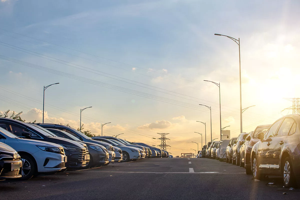 How To Choose The Best Parking Lot Lighting For Businesses